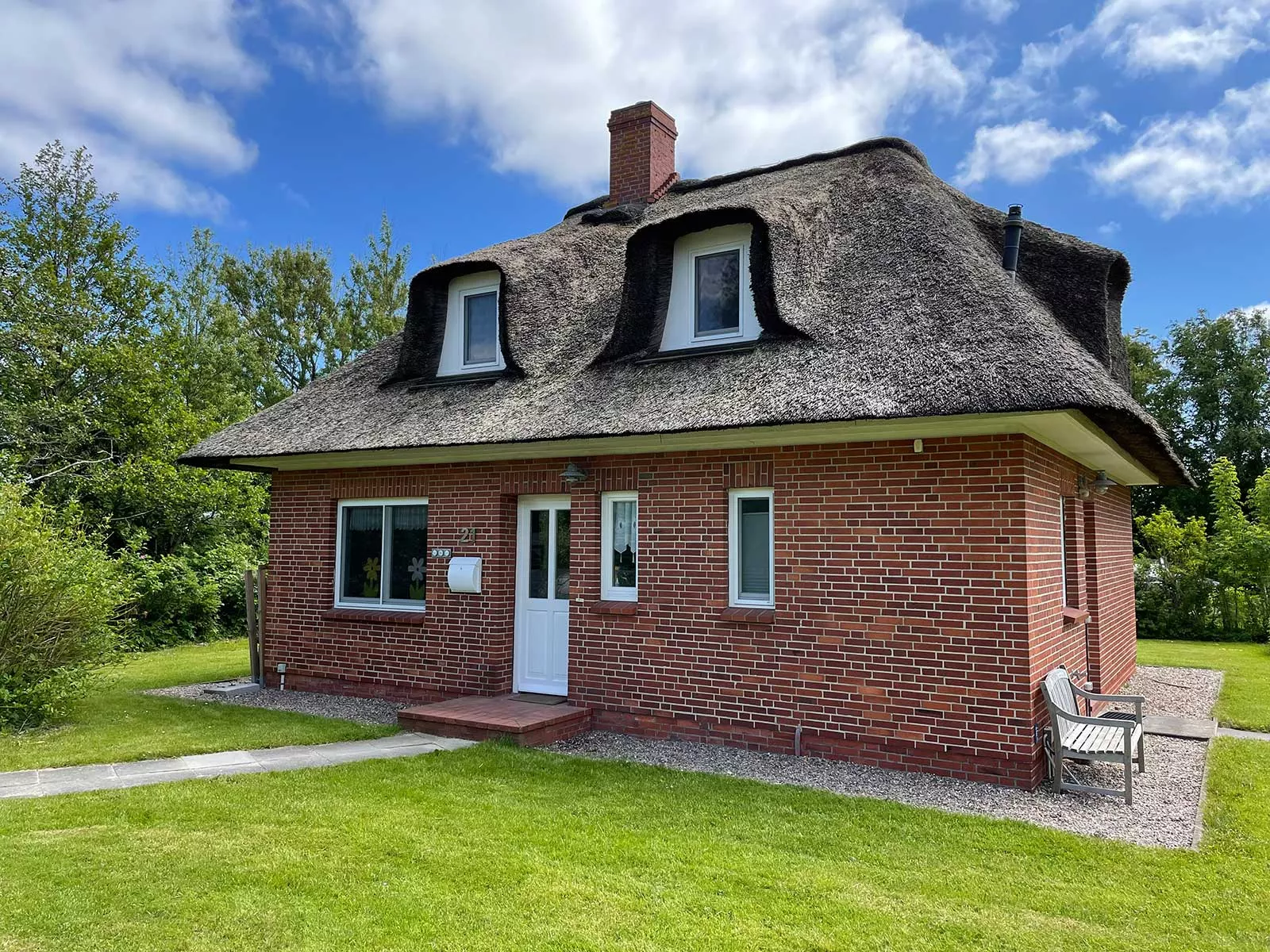 Ferienhaus Deichsonne – Eingangsbereich und Außenansicht für 1–6 Personen