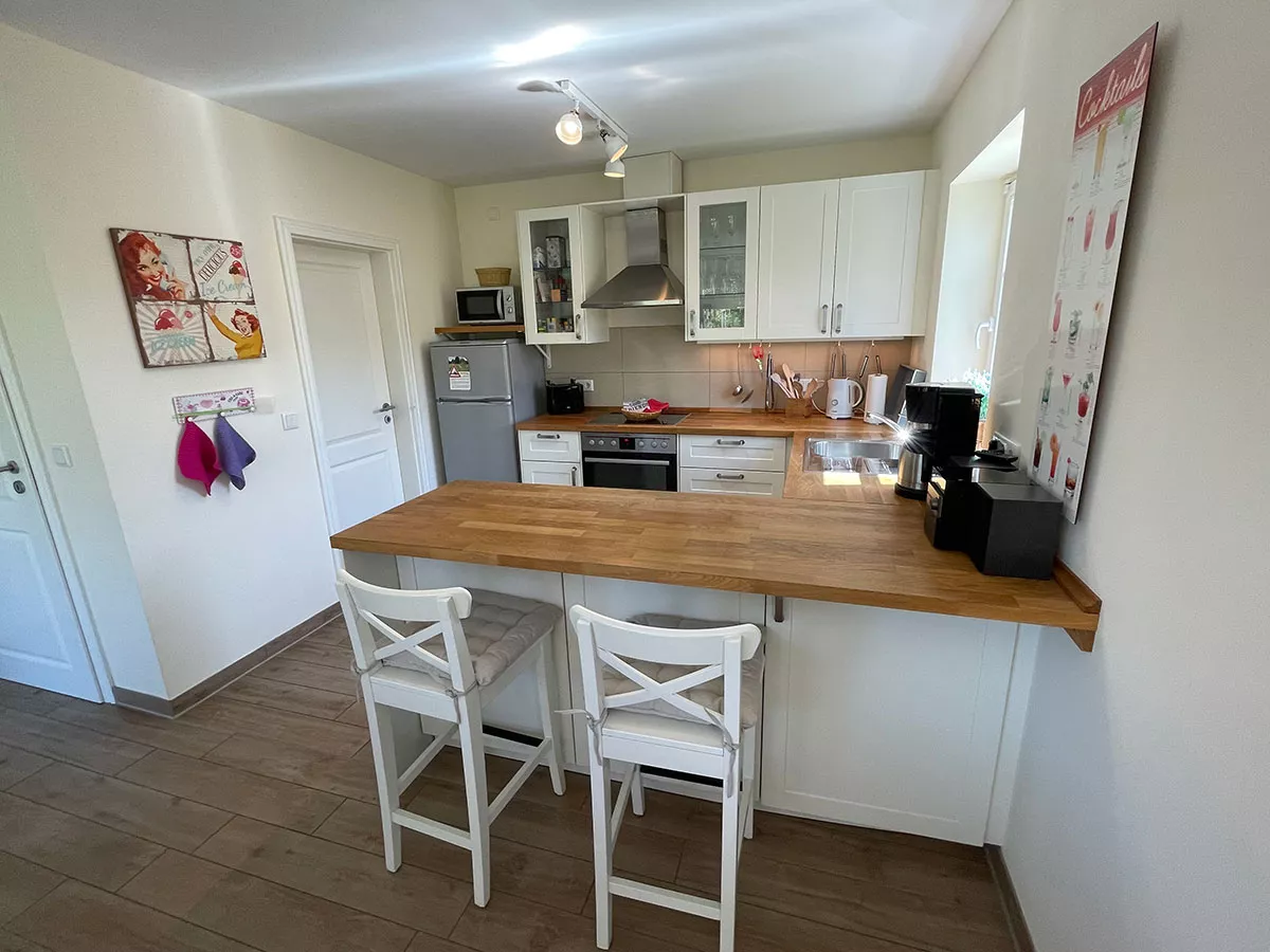 Ferienhaus Deichstern – offene Küche mit Sitzgelegenheit, Familienurlaub Nordsee